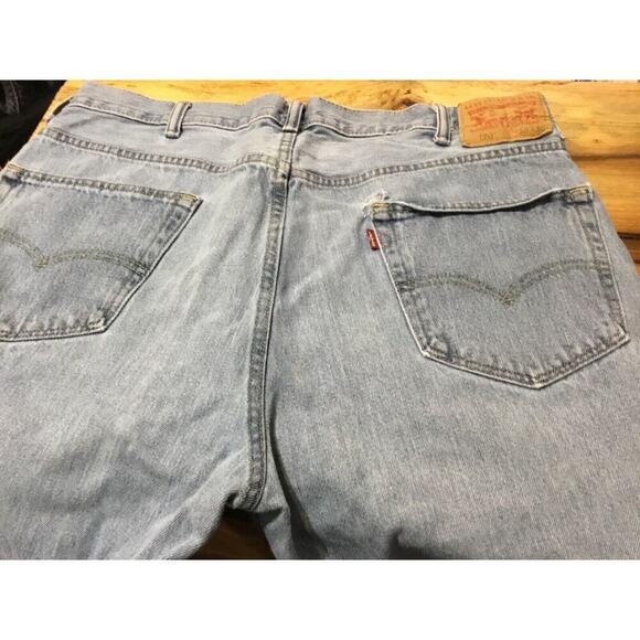 LEVIS 550 MEN SIZE 38x30 RELAXED FIT DISTRESSED DENIM BLUE JEANS - Picture 3 of 6